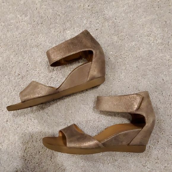 Gorgeous Paul Green metallic bronze sandals UK size 6, US size 8.5 - Picture 2 of 12